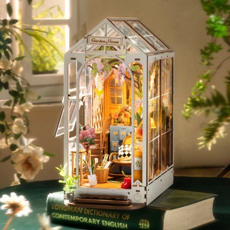 Rolife - Book Nook Holiday Garden House - TGB06